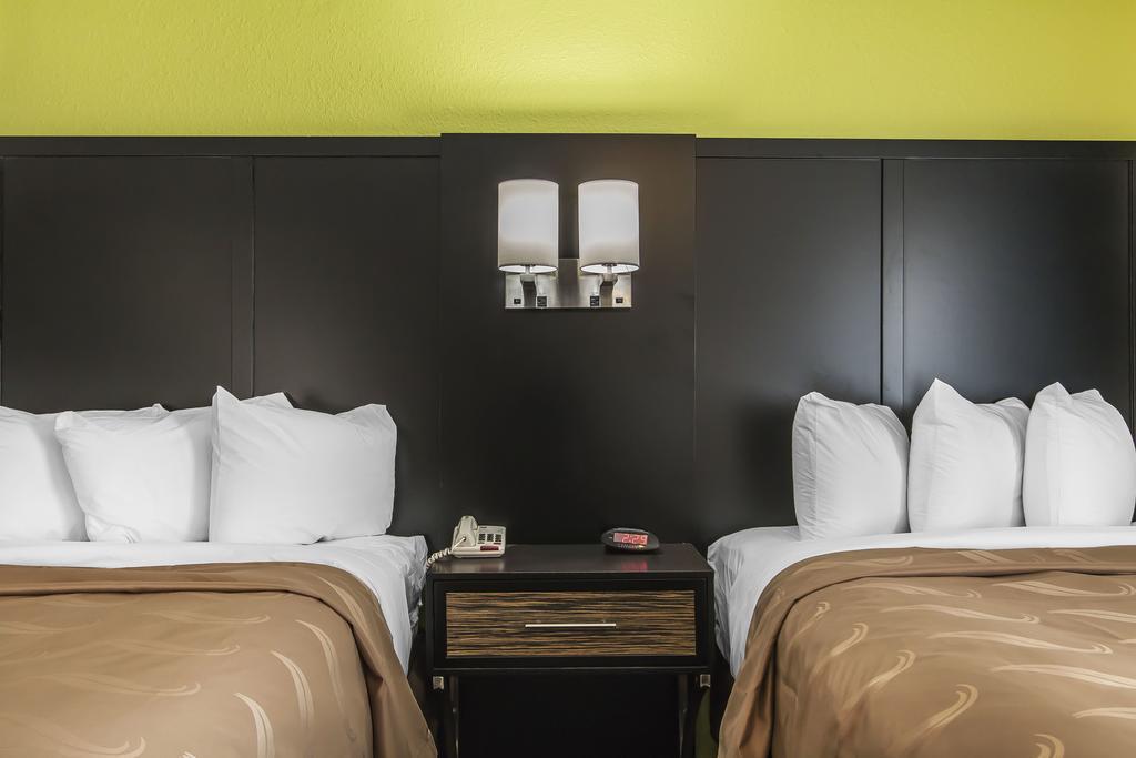 Quality Inn Hinesville - Fort Stewart Area, Kitchenette Rooms - Pool - Guest Laundry Exterior photo
