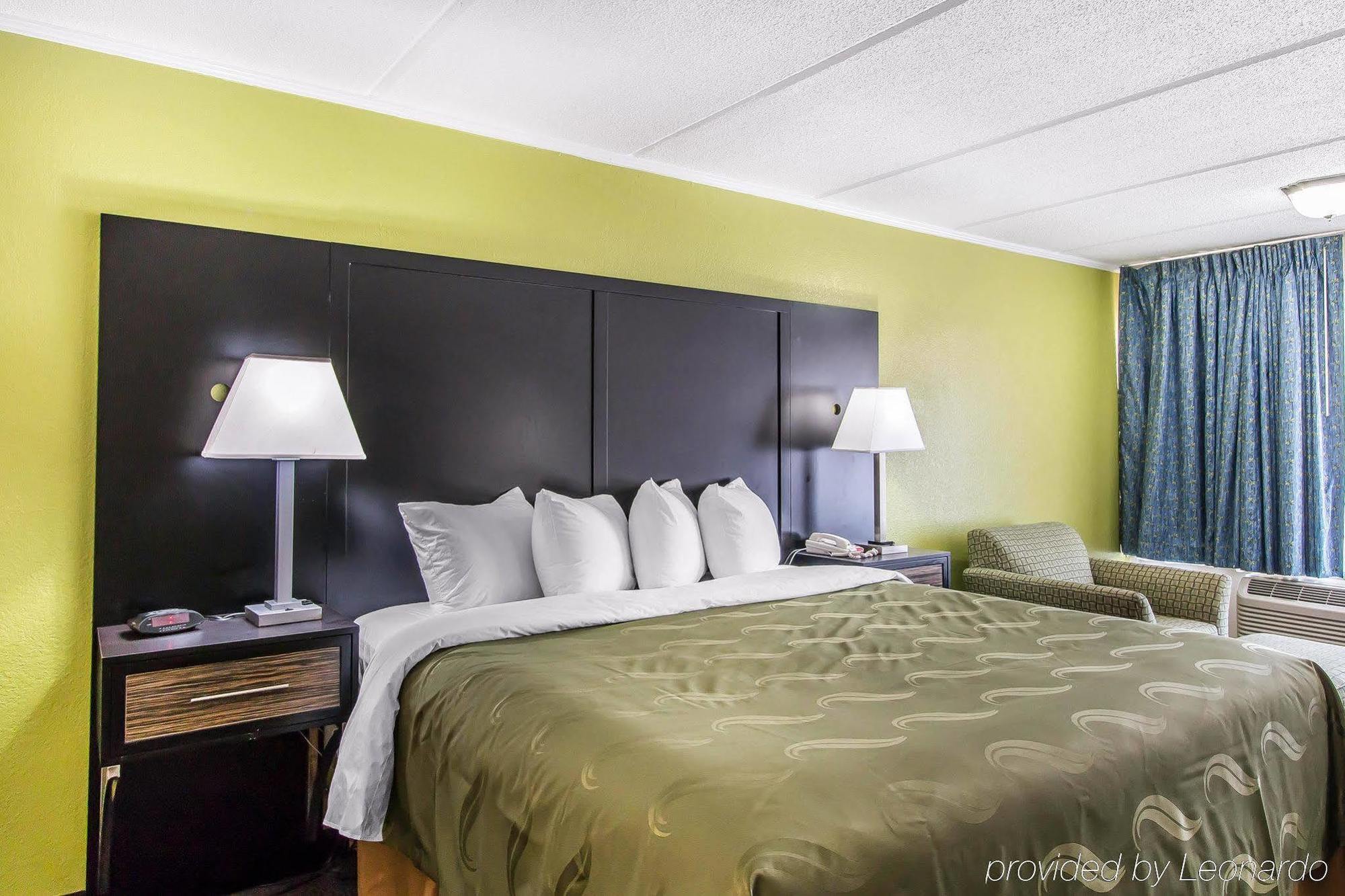 Quality Inn Hinesville - Fort Stewart Area, Kitchenette Rooms - Pool - Guest Laundry Exterior photo